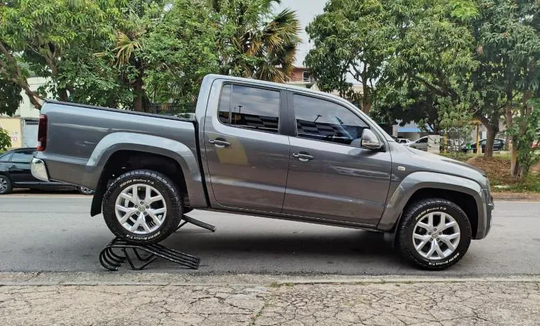 VW - VOLKSWAGEN - AMAROK High.CD 2.0 16V TDI 4x4 Dies. Aut